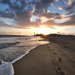 En La Playa 2 Y Piscina דירה *